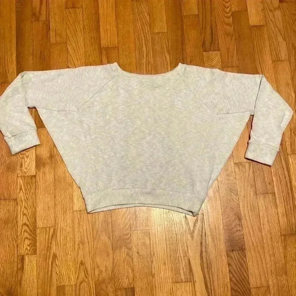 Club Monaco Grey Crop Sweatshirt with 3/4 Bat Wing Sleeves in Size XS. - Picture 1 of 9